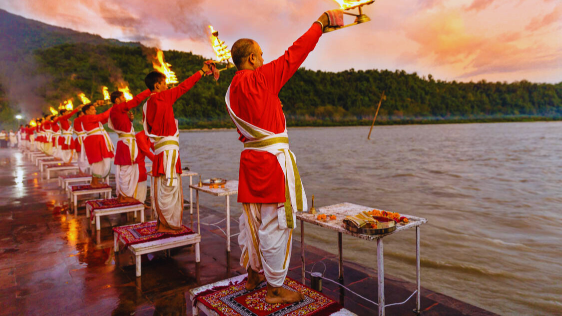 恆河夜祭的萬千燭火